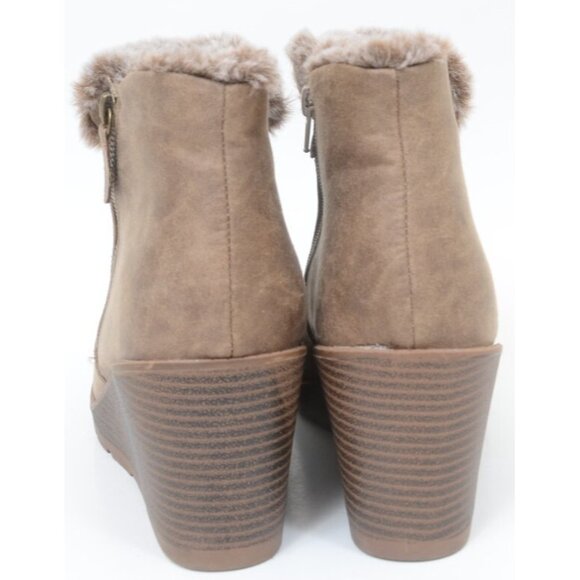 Lane Bryant Emma Women's 10 WIDE Faux Fur Trim & Suede Ankle Wedge Booties - Picture 4 of 9
